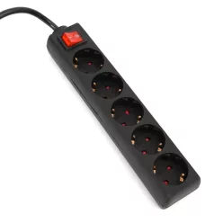   Platinet Omega Hálózati Elosztó Kapcsolóval 5DIN 1,5m Black