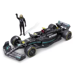   Bburago 1/24 F1 versenyautó pilótával - Mercedes-AMG F1 W14 E Performance