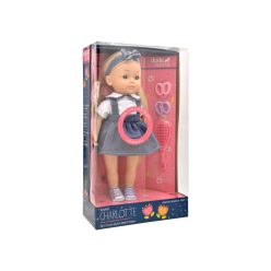 Magyarul beszélő Charlotte, farmer szoknyában