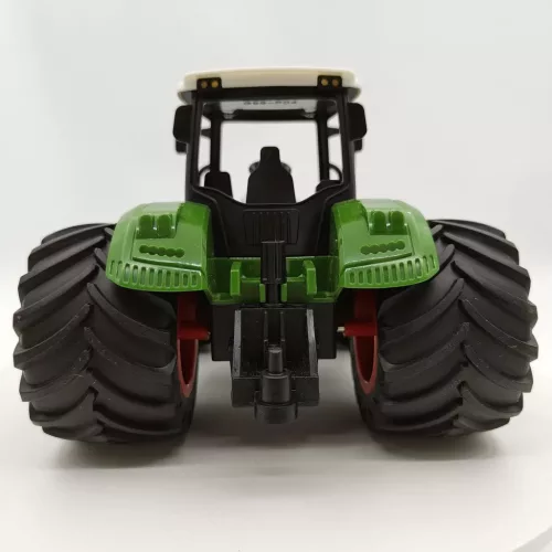1/24 Méretarányú Vasatagkerekű Játék Traktor